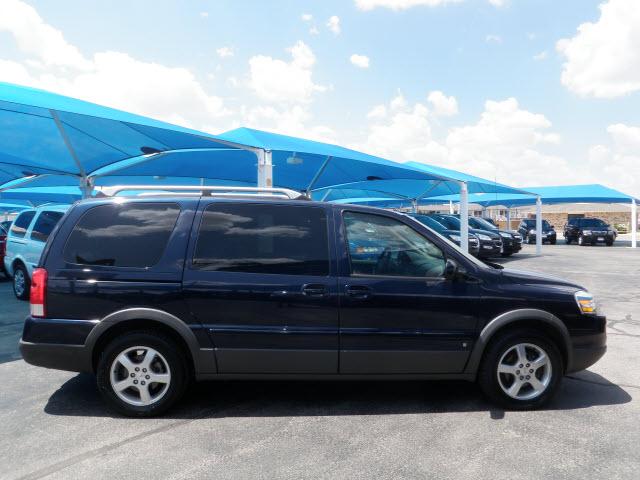 2006 Pontiac Montana SV6 2001 Chevrolet Z06