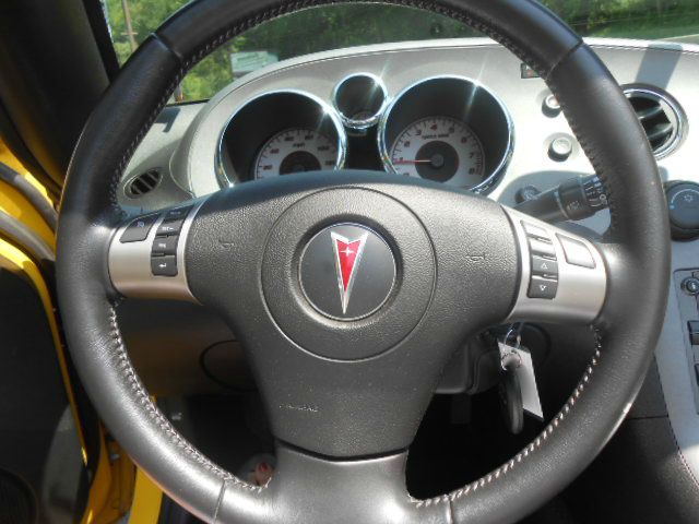 2007 Pontiac Solstice Base