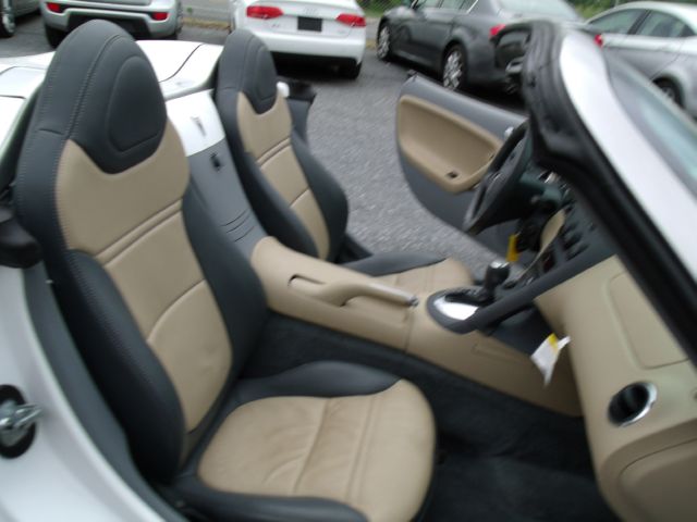 2007 Pontiac Solstice XLT 4X4 Police