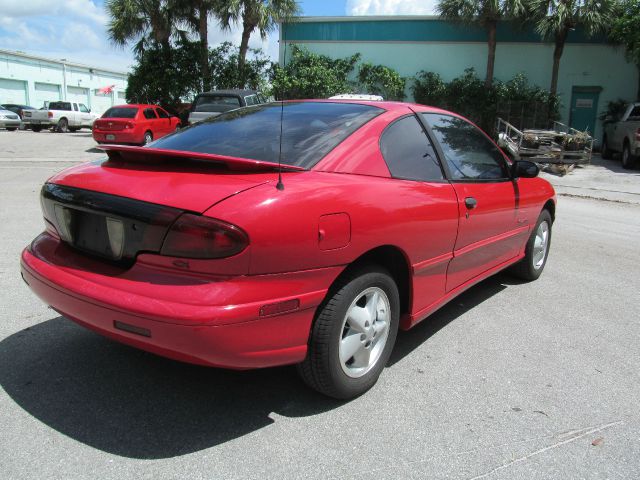 1996 Pontiac Sunfire 4dr Sdn SL Auto Sedan