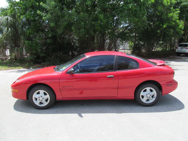 1996 Pontiac Sunfire 4dr Sdn SL Auto Sedan