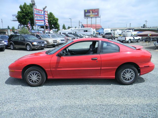 1997 Pontiac Sunfire 4dr Sdn SL Auto Sedan