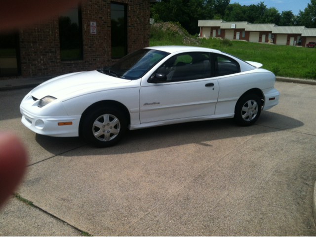 2000 Pontiac Sunfire 4dr Sdn SL Auto Sedan