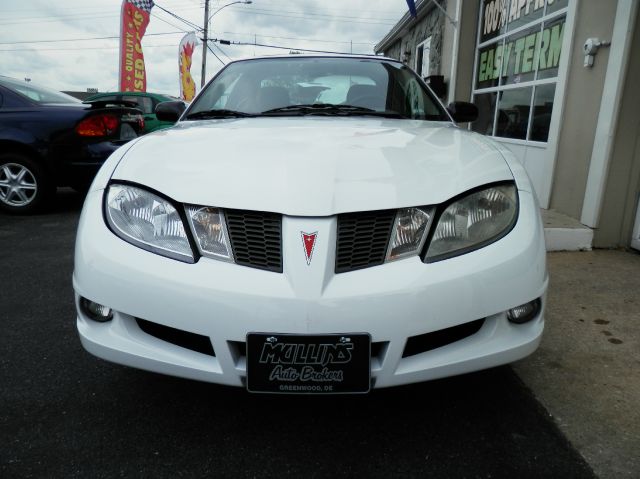 2004 Pontiac Sunfire 5 Door Quad Seating