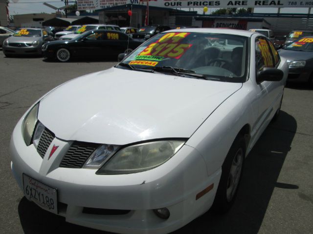 2004 Pontiac Sunfire 5 Door Quad Seating