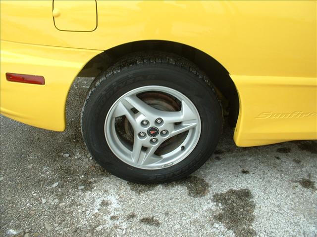 2004 Pontiac Sunfire Base