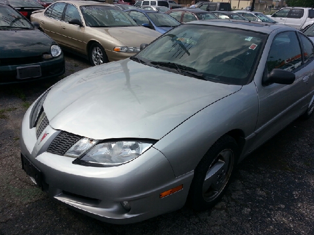 2005 Pontiac Sunfire 5 Door Quad Seating