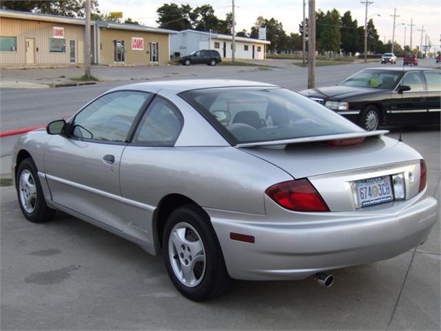 2005 Pontiac Sunfire EXL Nav/dvd/roof