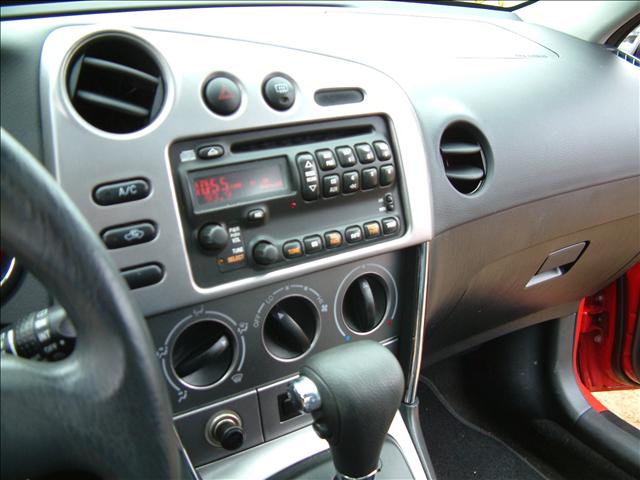 2003 Pontiac Vibe Base