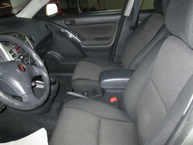 2004 Pontiac Vibe Base