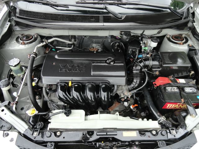 2004 Pontiac Vibe Base