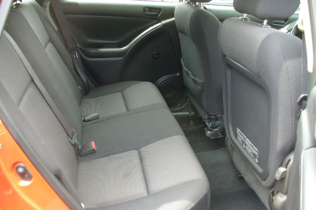 2004 Pontiac Vibe Base