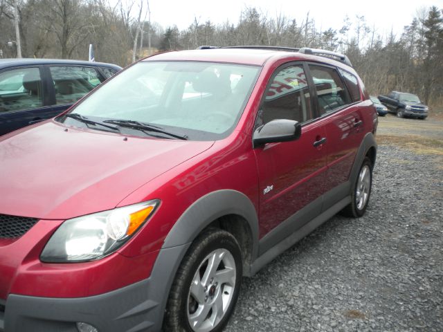 2004 Pontiac Vibe Luxury II Sedan
