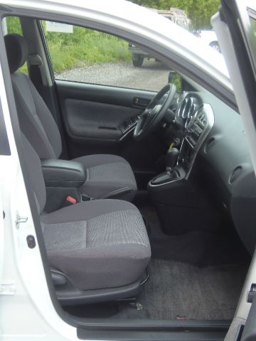 2004 Pontiac Vibe Base