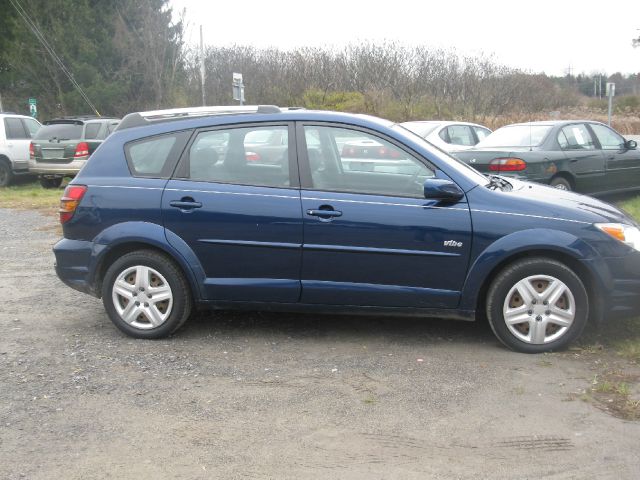 2005 Pontiac Vibe Base