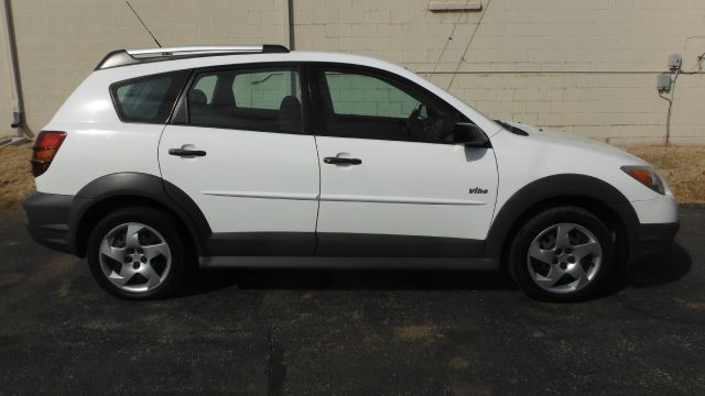 2006 Pontiac Vibe Base