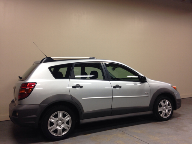 2006 Pontiac Vibe Base