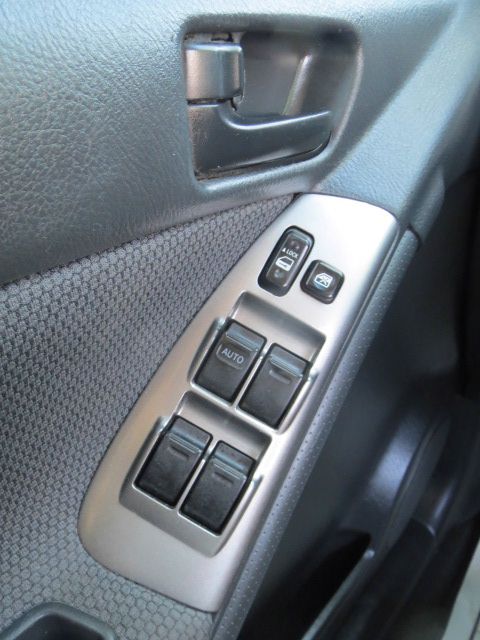 2007 Pontiac Vibe Base