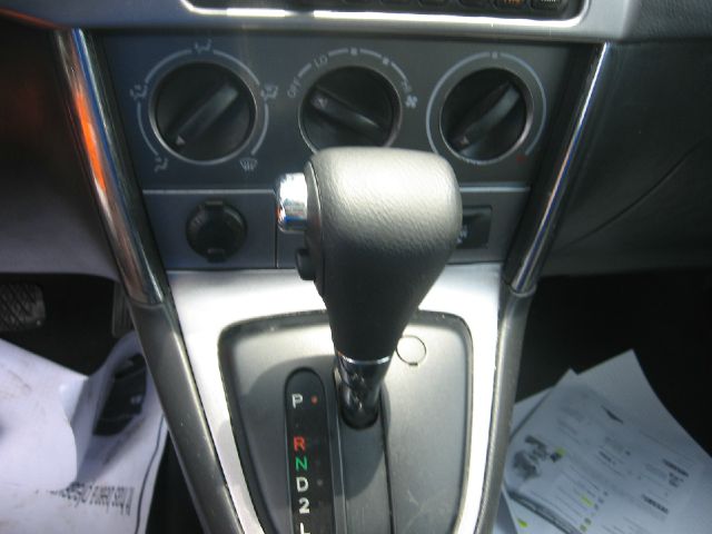 2008 Pontiac Vibe Base