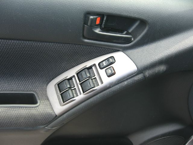 2008 Pontiac Vibe Base