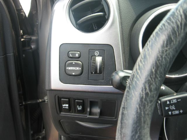 2008 Pontiac Vibe Base