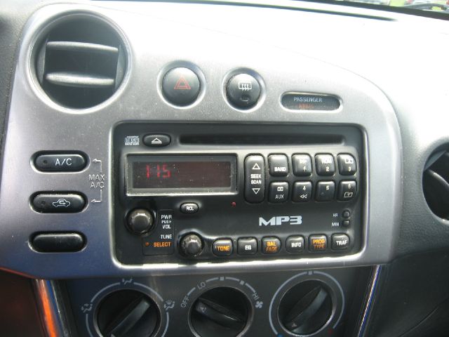 2008 Pontiac Vibe Base