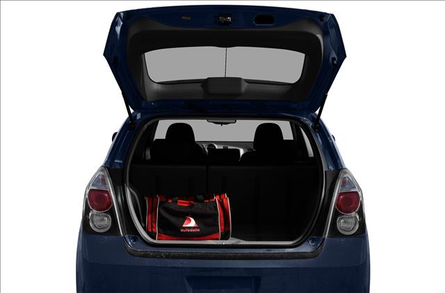 2010 Pontiac Vibe GLS 4 Dr Sedan FWD