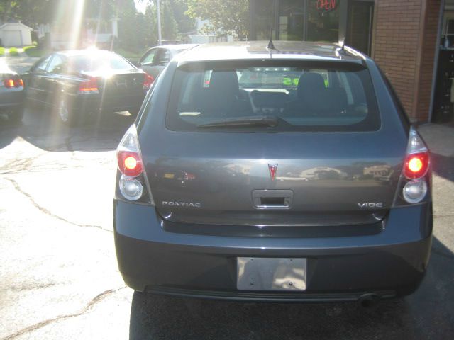 2010 Pontiac Vibe 4X4 ED. Bauer EL