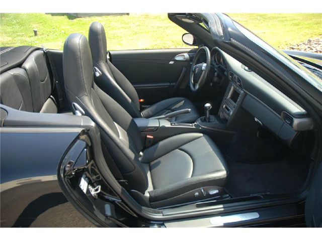 2006 Porsche 911 4WD REG CAB 120.5 SLT