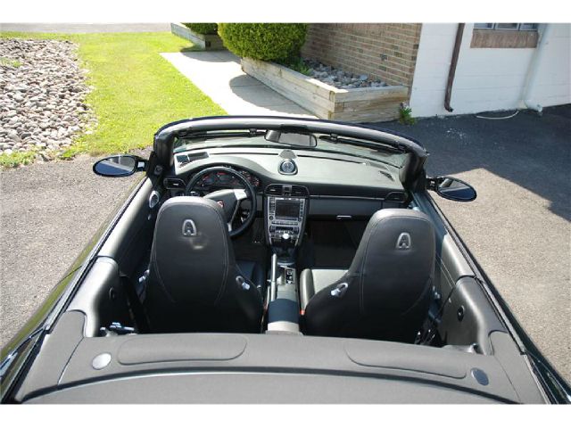 2006 Porsche 911 4WD REG CAB 120.5 SLT