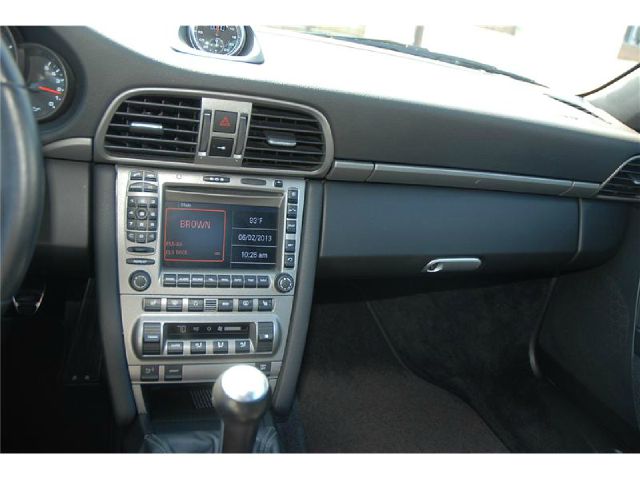 2006 Porsche 911 4WD REG CAB 120.5 SLT