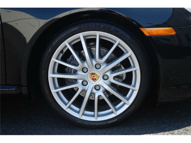 2006 Porsche 911 4WD REG CAB 120.5 SLT