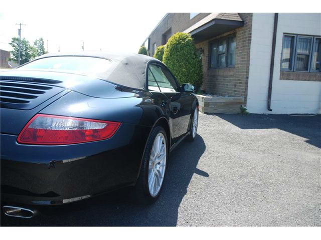 2006 Porsche 911 4WD REG CAB 120.5 SLT