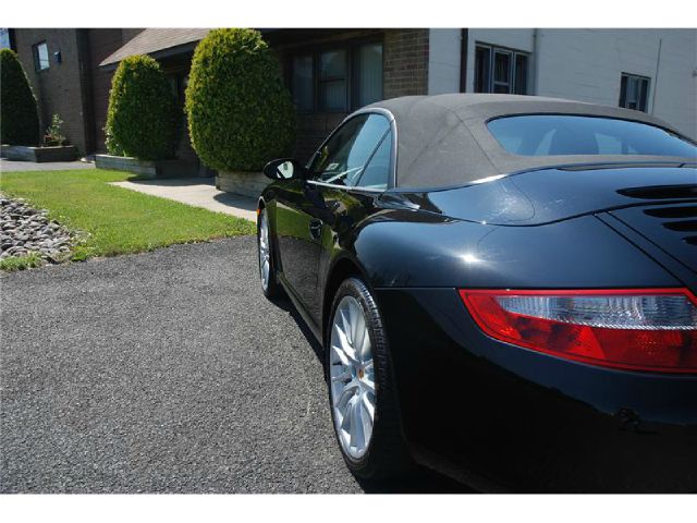 2006 Porsche 911 4WD REG CAB 120.5 SLT