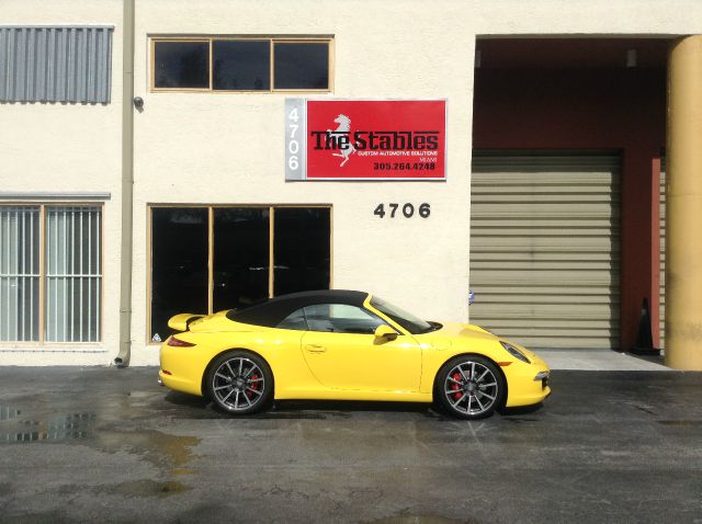 2013 Porsche 911 Laramie SLT Quad Cab