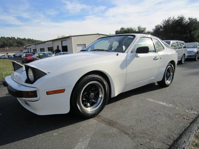 1983 Porsche 944 Base