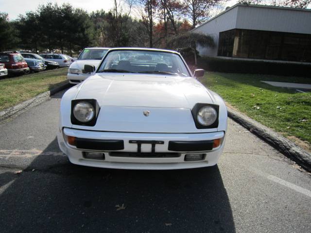 1983 Porsche 944 Base