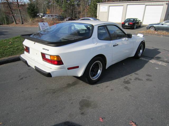 1983 Porsche 944 Base