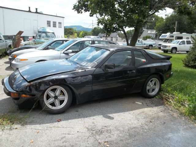 1983 Porsche 944 Base