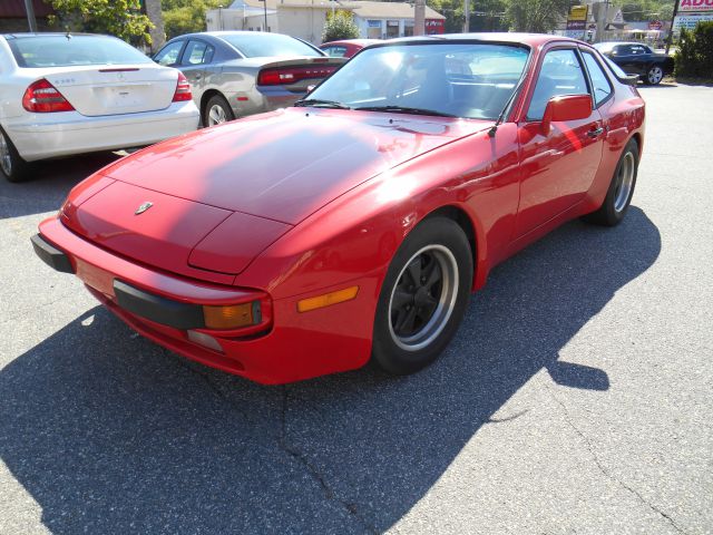 1984 Porsche 944 Base