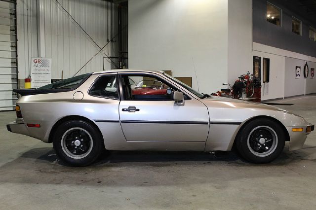 1985 Porsche 944 Base