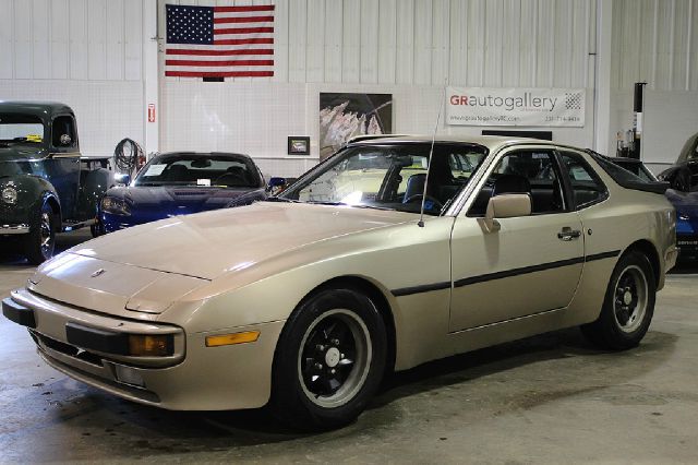 1985 Porsche 944 Base