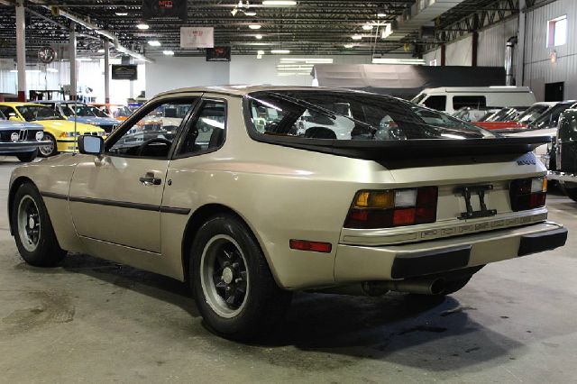 1985 Porsche 944 Base