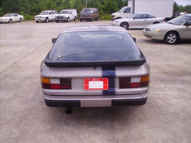 1985 Porsche 944 29