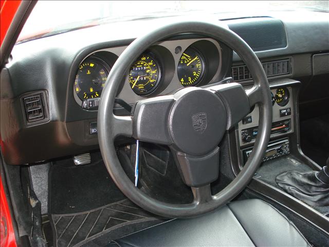 1985 Porsche 944 Unknown