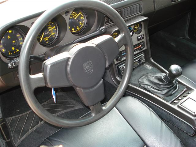 1985 Porsche 944 Unknown