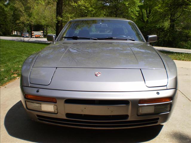 1986 Porsche 944 Series 4