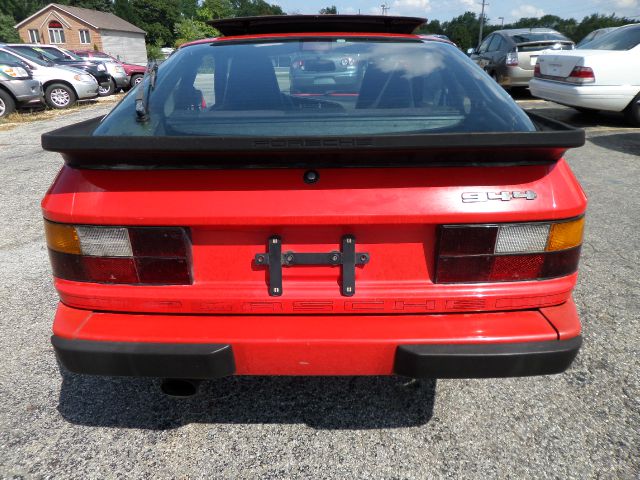 1986 Porsche 944 Unknown