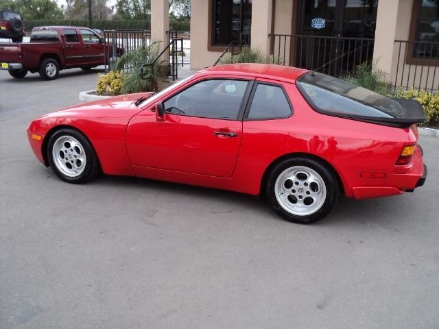 1986 Porsche 944 Series 4