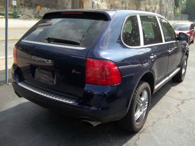 2004 Porsche Cayenne XR